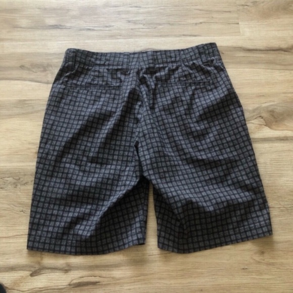 Callaway Men's Dark Gray Patterned Shorts - Picture 4 of 6